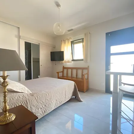 Bed & Breakfast Independante Climatisee 3*