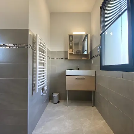 Independante Climatisee Bed & Breakfast 3*