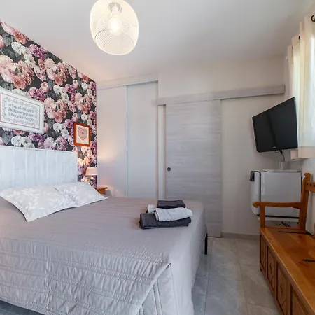 Independante Climatisee Bed & Breakfast