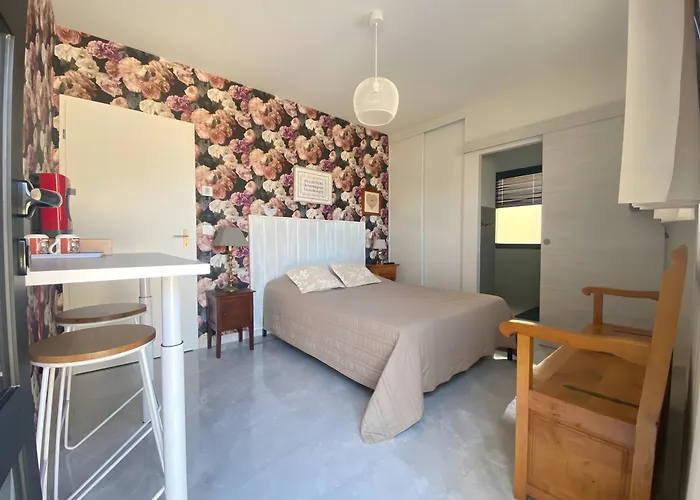 Indépendante Climatisée Bed & Breakfast 3*
